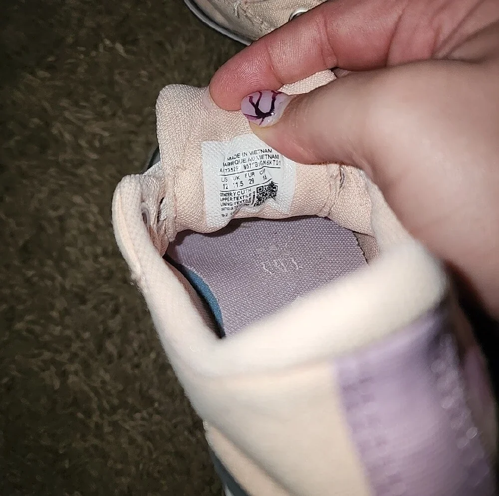 Converse Low Top Canvas Sneakers - Pale Pink